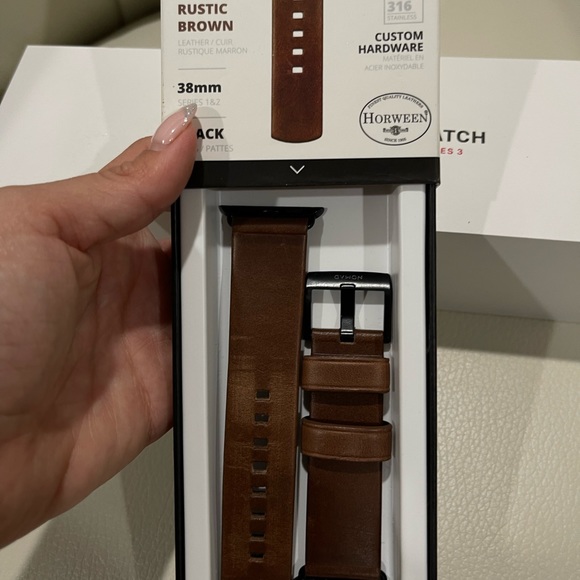 Rose Gold Apple Watch Series 3 38 MM with original band & leather band included - Picture 6 of 6